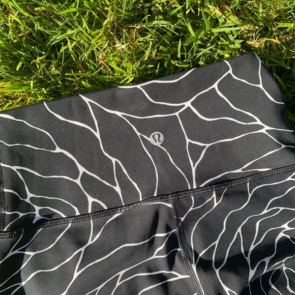 Lululemon Rose Pattern Aligns - Picture 3 of 3